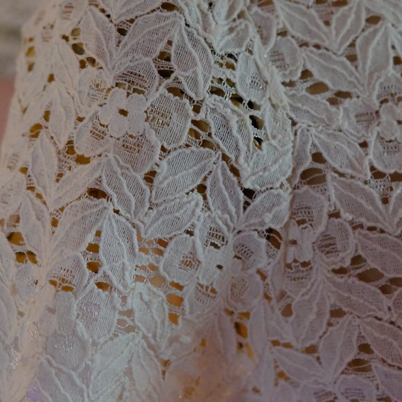 Romantic Lace Top - Picture 4 of 5
